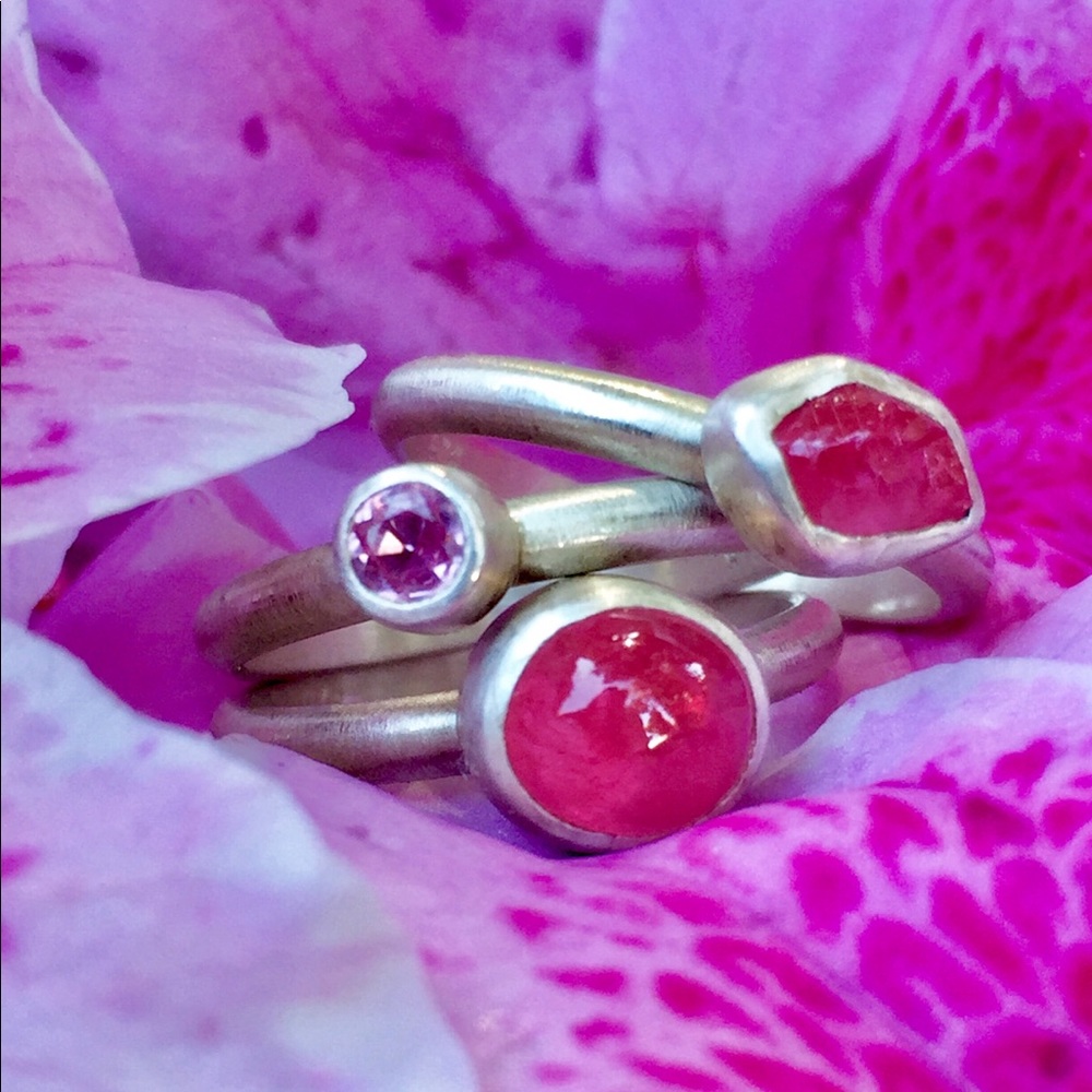 NATURAL RARE HOT PINK SAPPHIRE MATTE STERLING RING - Picture 5 of 8